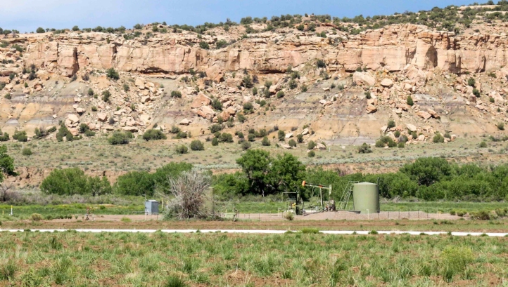New Mexico: pumping a gallon of oil can produce up to five gallons of wastewater